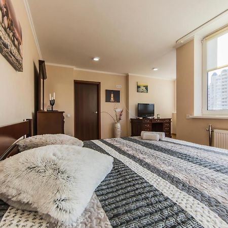 Super Comfort Flat For You Near The Metro. Kiev Eksteriør billede