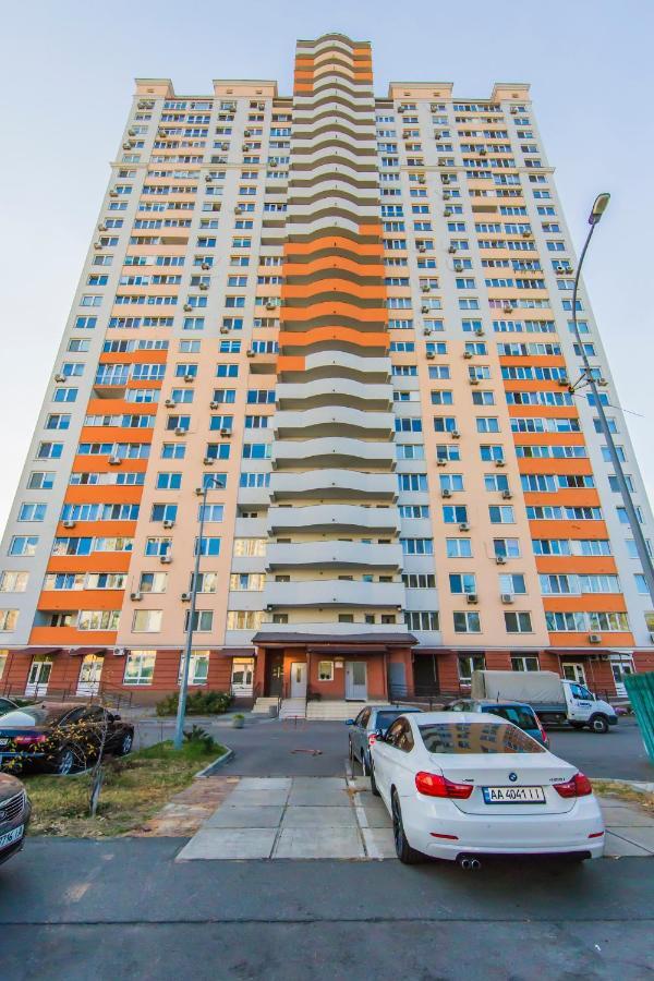 Super Comfort Flat For You Near The Metro. Kiev Eksteriør billede