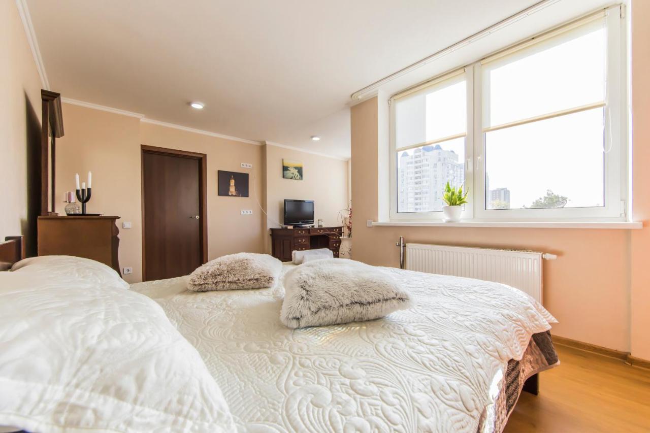 Super Comfort Flat For You Near The Metro. Kiev Eksteriør billede