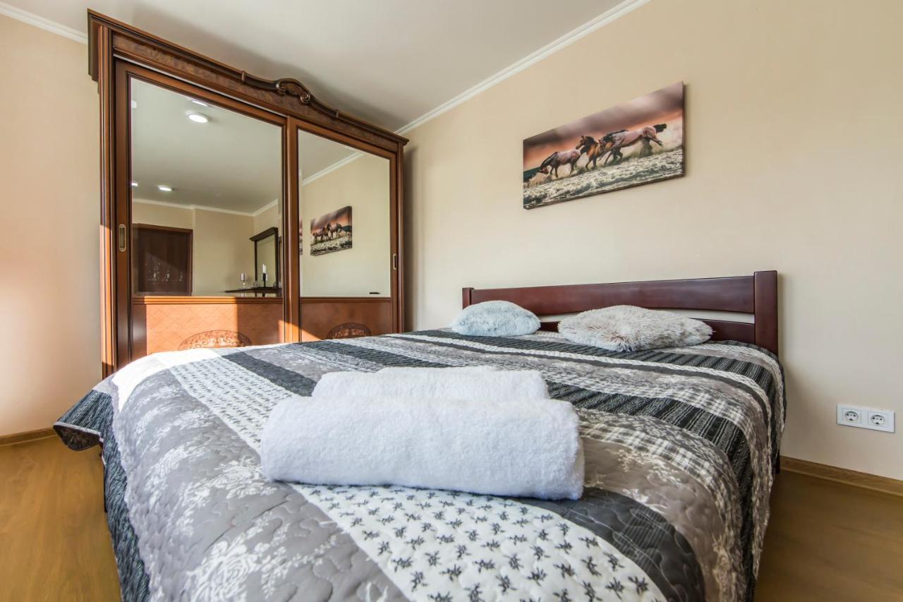 Super Comfort Flat For You Near The Metro. Kiev Eksteriør billede