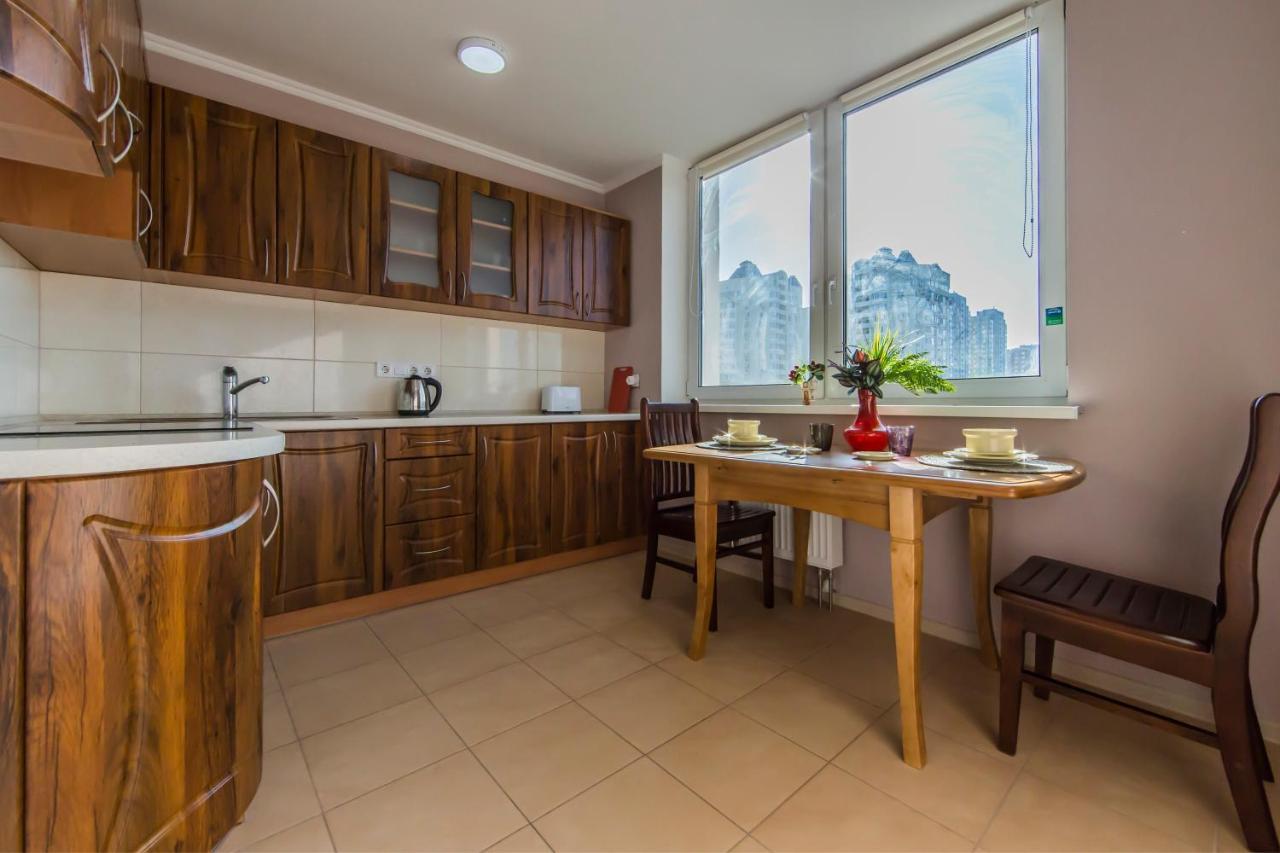 Super Comfort Flat For You Near The Metro. Kiev Eksteriør billede