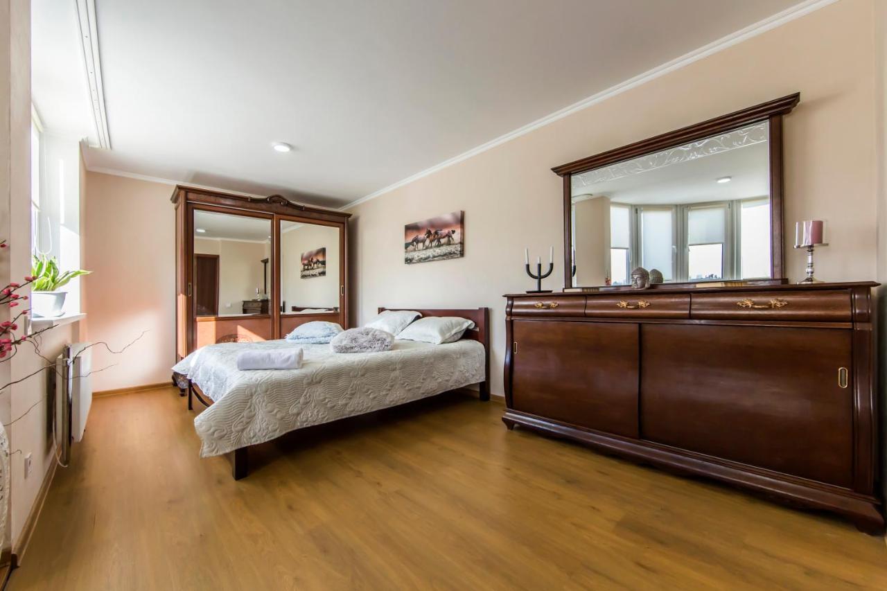 Super Comfort Flat For You Near The Metro. Kiev Eksteriør billede