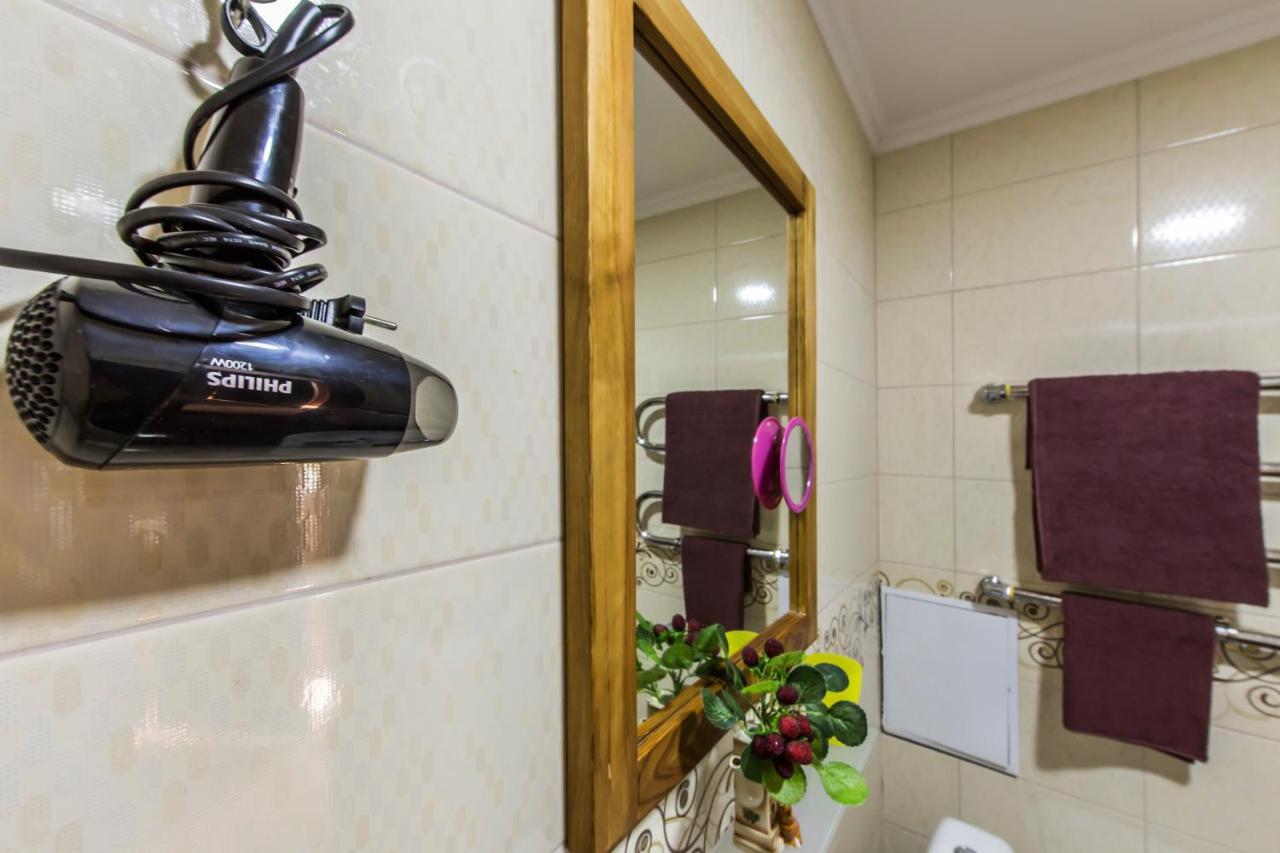 Super Comfort Flat For You Near The Metro. Kiev Eksteriør billede